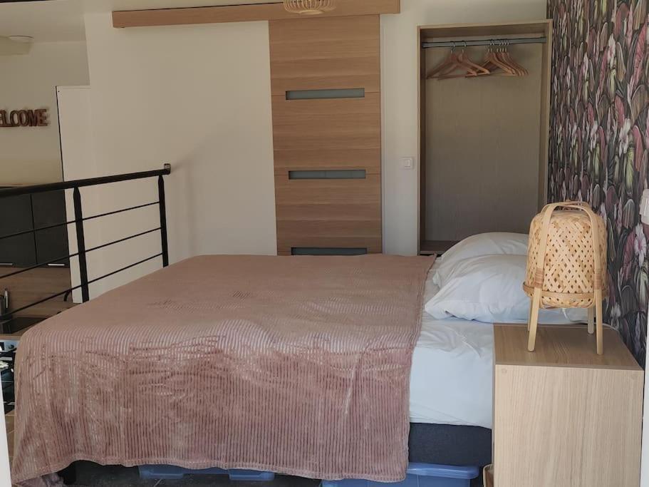 Gite Dans Ancien Moulin Sainte-Helene  Εξωτερικό φωτογραφία