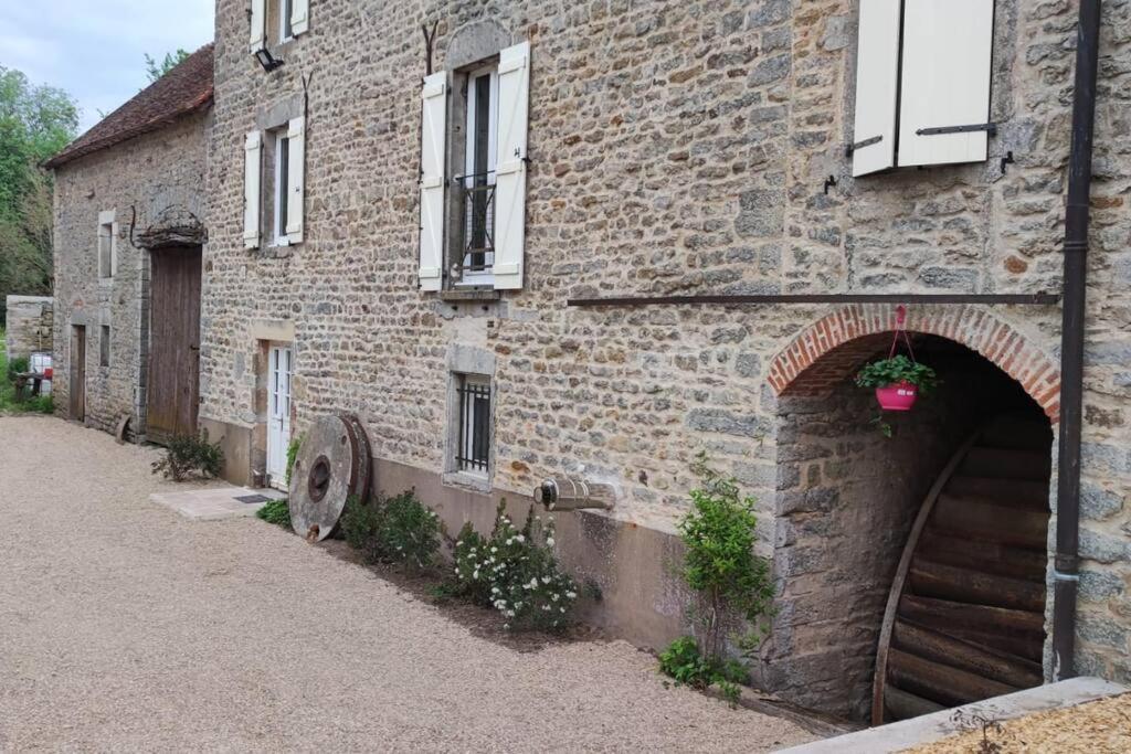 Gite Dans Ancien Moulin Sainte-Helene  Εξωτερικό φωτογραφία